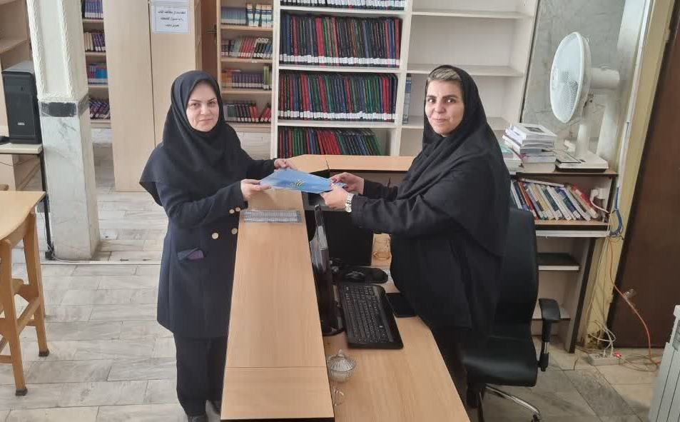 تجلیل ریاست دانشکده از همکاران به مناسبت روز کارمند