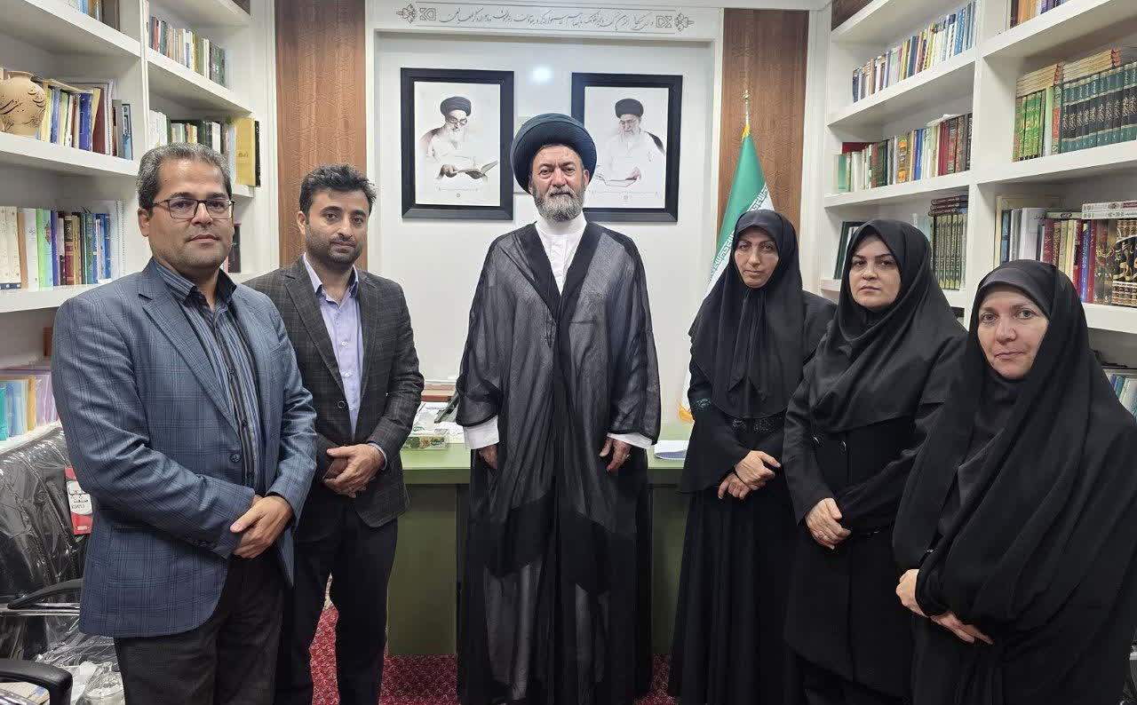 دیدار معاون آموزشی دانشگاه و رئیس دانشکده پرستاری و مامایی اردبیل با نماینده ولی فقیه در استان و امام جمعه اردبیل